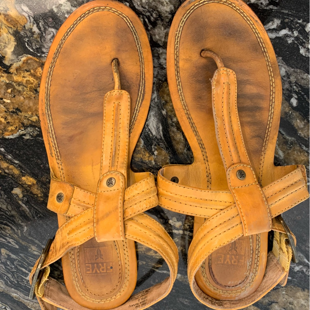 Frye Alessia Trapunto sandals